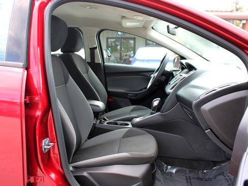 Used 2013 Ford Focus SE image 16
