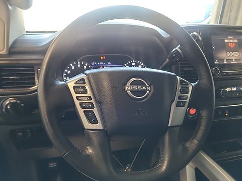 Used 2024 Nissan Titan SV w/ SV Convenience Package image 8