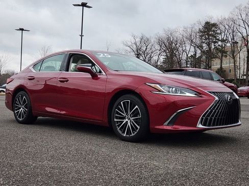 Certified 2025 Lexus ES 300h w/ Premium Package image 3
