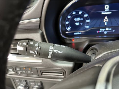 Used 2024 GMC Yukon SLT image 26