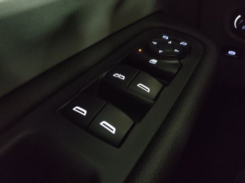 Used 2022 GMC Terrain SLE w/ Driver Convenience Package FWD image 27