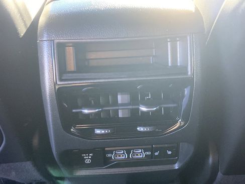 Used 2022 Jeep Grand Cherokee Trailhawk w/ Luxury Tech Group III image 22