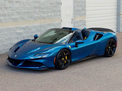 Used 2023 Ferrari SF90 Spider AWD/4WD image 11