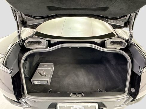 Used 2025 Aston Martin DB12 Coupe RWD image 25