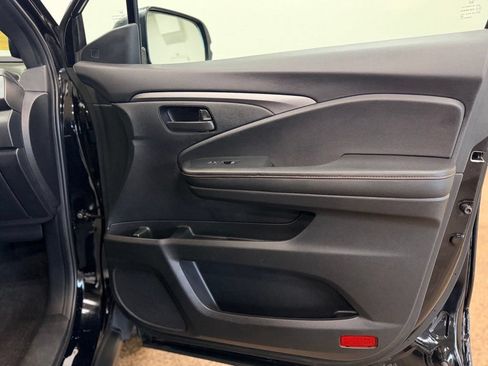 Used 2023 Honda Passport TrailSport image 18