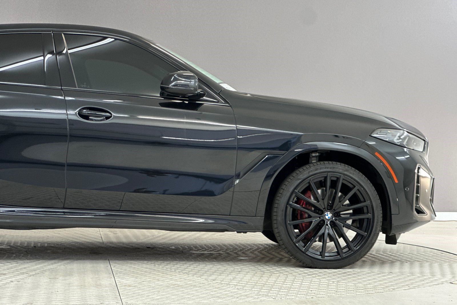 Certified 2025 BMW X6 xDrive40i w/ Premium Package AWD/4WD image 36