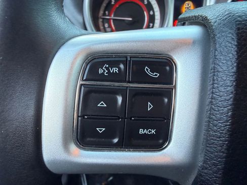 Used 2017 Dodge Journey SE w/ Flexible Seating Group image 16