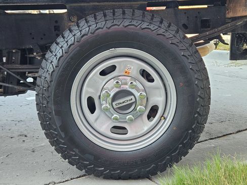 Used 2022 Ford F250 XL w/ Power Equipment Group AWD/4WD image 28