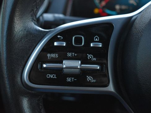 Used 2023 Mercedes-Benz GLB 250 image 21