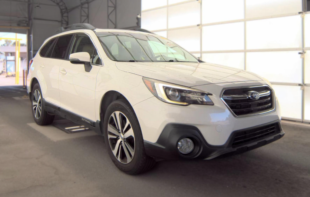 Used 2019 Subaru Outback 2.5i Limited AWD/4WD image 1