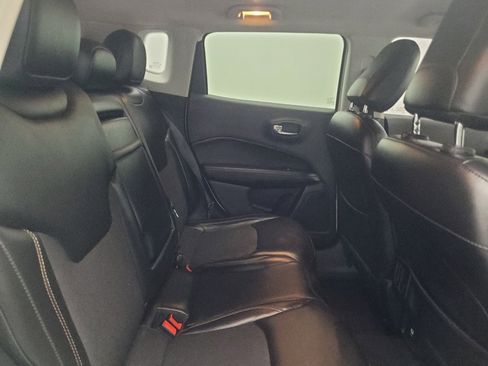 Used 2018 Jeep Compass Latitude image 19