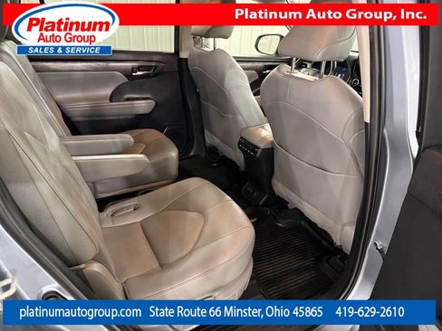 Used 2023 Toyota Highlander Platinum AWD/4WD image 39