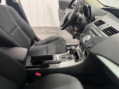 Used 2011 MAZDA MAZDA3 i Touring image 22