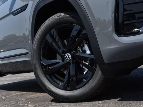 New 2026 Volkswagen Atlas Cross Sport SEL R-Line AWD/4WD image 3