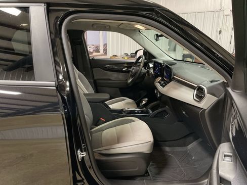 Used 2026 Chevrolet TrailBlazer LT w/ LT Cold Weather Package FWD image 27