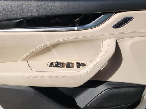 Used 2018 Maserati Levante image 27