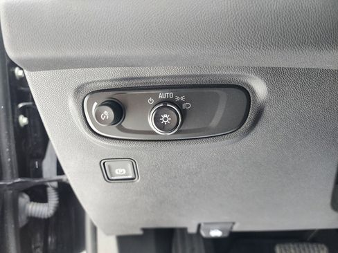 Used 2023 GMC Terrain SLE w/ Driver Convenience Package image 33