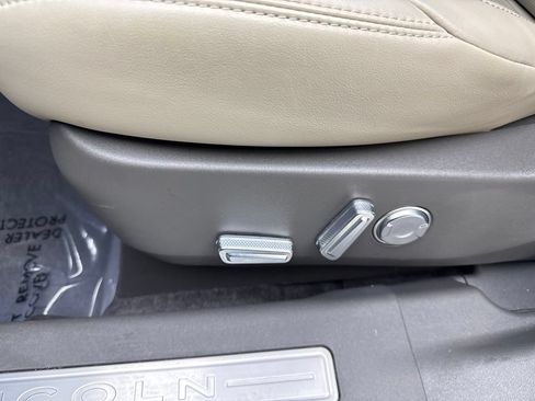Used 2025 Lincoln Nautilus Reserve AWD/4WD image 30