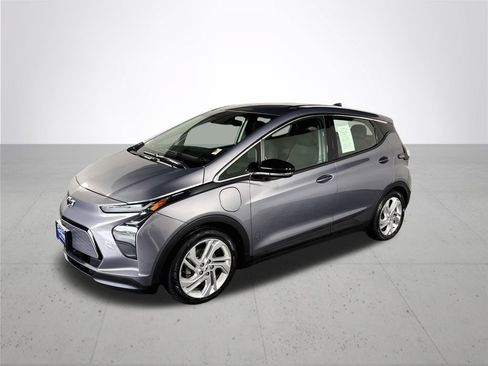 Used 2023 Chevrolet Bolt LT FWD image 2