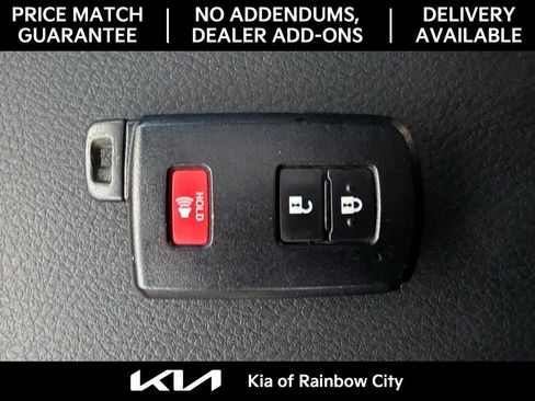 Used 2021 Toyota Tacoma Limited image 31