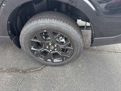 New 2026 Ford Maverick Lariat w/ Black Appearance Package image 4