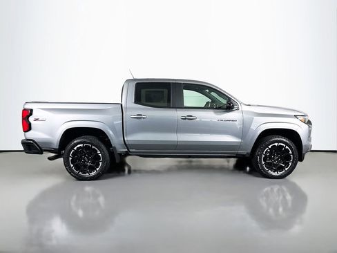 Used 2026 Chevrolet Colorado Z71 w/ Technology Package AWD/4WD image 9