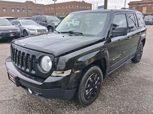Used 2015 Jeep Patriot Sport w/ Power Value Group FWD image 4