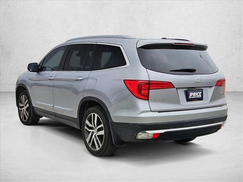 Used 2018 Honda Pilot Touring image 5
