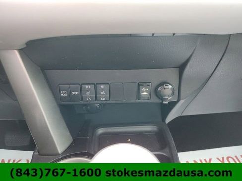 Used 2018 Toyota RAV4 Limited FWD image 36