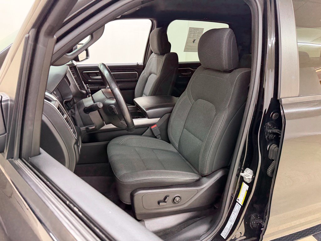 Used 2020 RAM 1500 Big Horn AWD/4WD image 17
