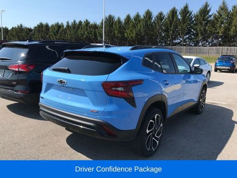 Used 2024 Chevrolet Trax RS w/ Driver Confidence Package image 2