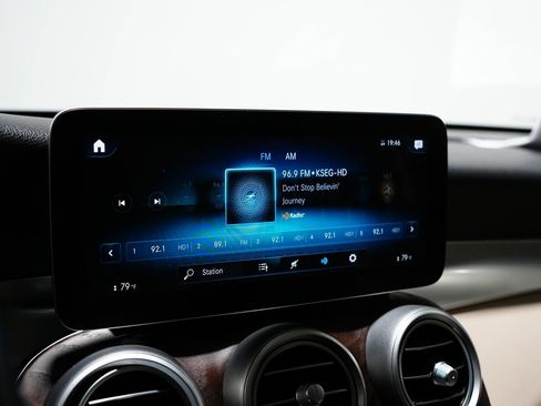 Used 2020 Mercedes-Benz GLC 300 4MATIC image 20