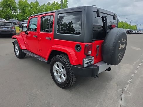 Used 2015 Jeep Wrangler Unlimited Sahara w/ Connectivity Group AWD/4WD image 4