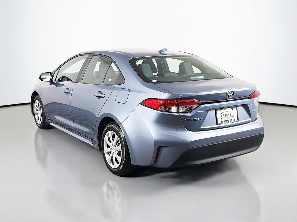 Used 2024 Toyota Corolla LE FWD image 5