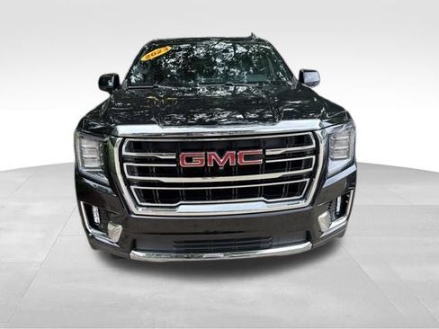 Used 2023 GMC Yukon XL SLT w/ SLT Premium Package AWD/4WD image 2