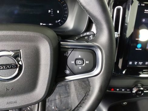 Used 2025 Volvo XC40 B5 Plus AWD/4WD image 32