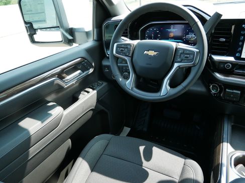 New 2026 Chevrolet Silverado 2500 LT AWD/4WD image 13