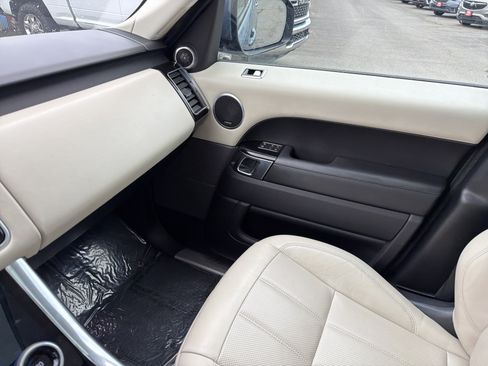 Used 2019 Land Rover Range Rover Sport HSE AWD/4WD image 25