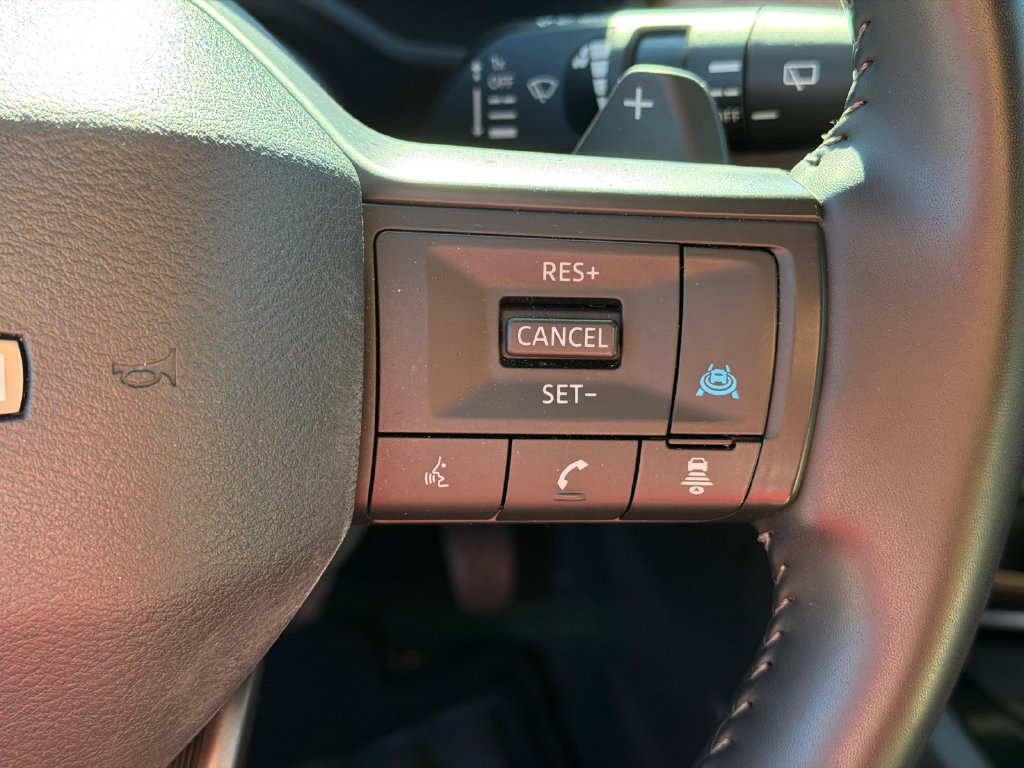 Used 2025 Nissan Rogue SV FWD image 25