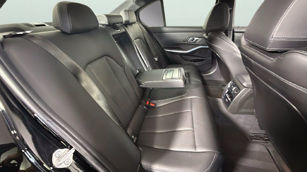 Used 2024 BMW 330e xDrive AWD/4WD image 28