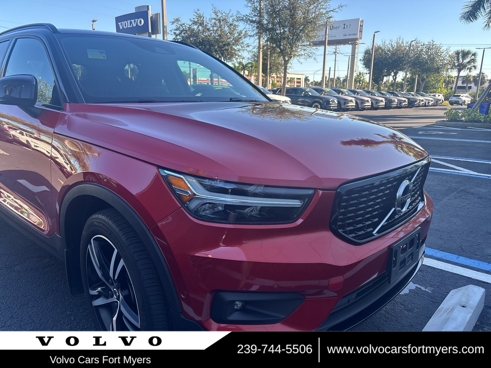 Used 2019 Volvo XC40 T5 R-Design AWD/4WD image 1