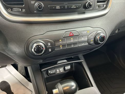 Used 2017 Kia Sorento AWD image 16