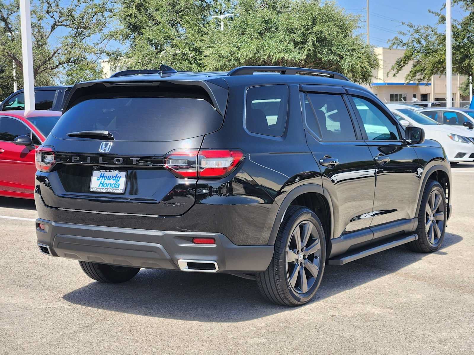 Used 2025 Honda Pilot Sport image 6