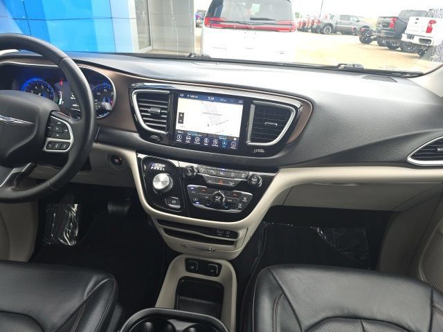 Used 2019 Chrysler Pacifica Touring-L w/ Advanced Safetytec Group FWD image 7
