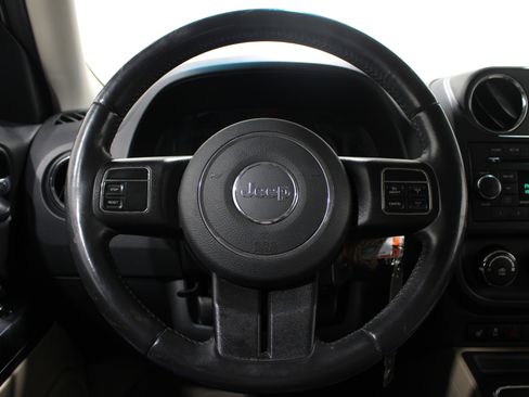 Used 2016 Jeep Patriot Latitude image 8