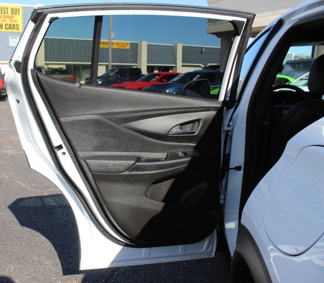 Used 2025 Buick Envista Preferred FWD image 17