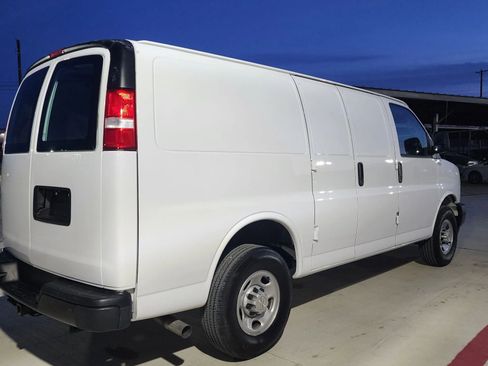 Used 2024 Chevrolet Express 2500 w/ Driver Convenience Package RWD image 10