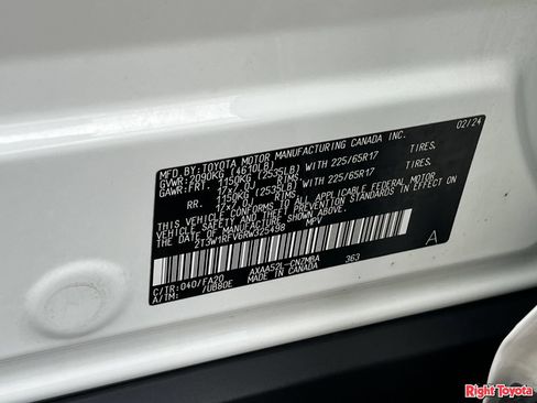 Certified 2024 Toyota RAV4 XLE FWD image 33