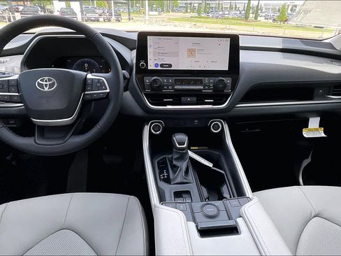New 2026 Toyota Grand Highlander FWD image 5
