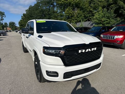 Used 2025 RAM 1500 Big Horn AWD/4WD image 4